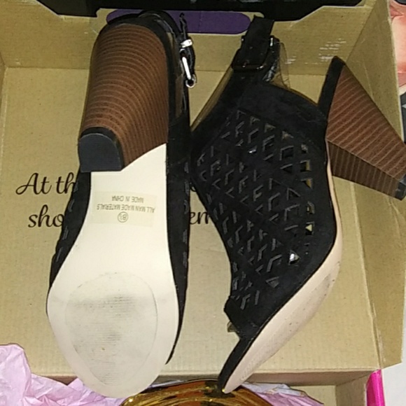 Shiekh Focus On Black Velvet Sandals - Picture 5 of 7